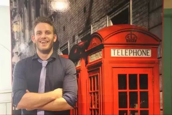 【川外新闻】川外有位标签最多外教--奢侈品管理教师jesse专访